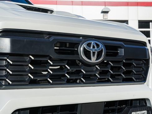 Used 2024 Toyota Tacoma TRD Sport image 11