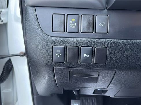 Used 2015 Toyota Highlander Limited image 18