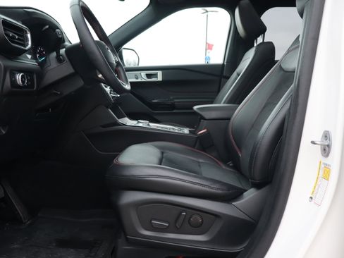 Used 2023 Ford Explorer ST-Line w/ Class IV Trailer Tow Package image 9