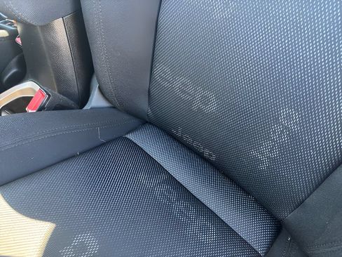 Used 2017 Jeep Renegade Latitude FWD image 17
