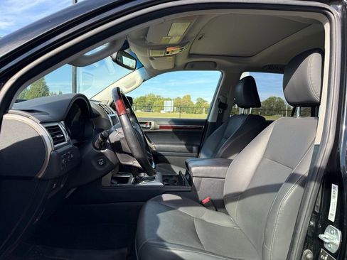Used 2019 Lexus GX 460 image 9