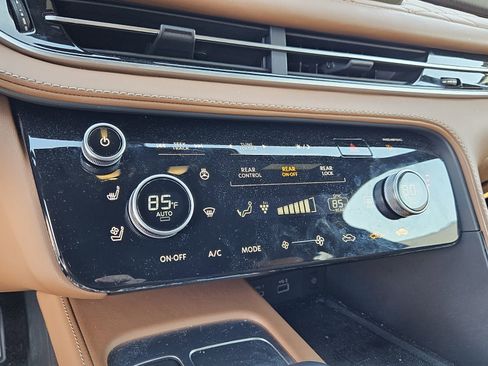 Used 2025 INFINITI QX60 Autograph w/ Cargo Package image 23