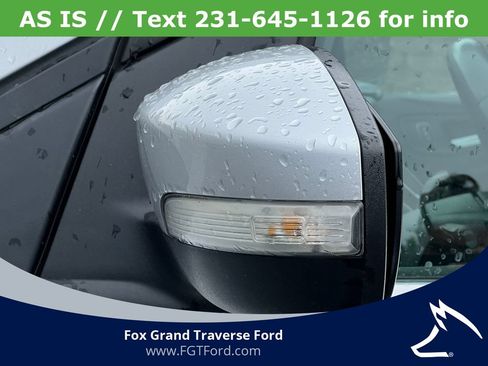 Used 2017 Ford Escape Titanium w/ Equipment Group 301A AWD/4WD image 32