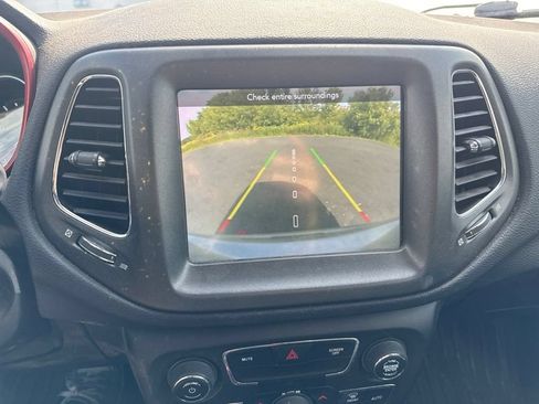 Used 2020 Jeep Compass Trailhawk AWD/4WD image 14