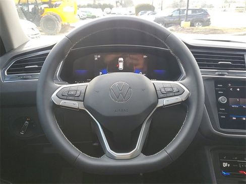 Certified 2023 Volkswagen Tiguan SE image 27