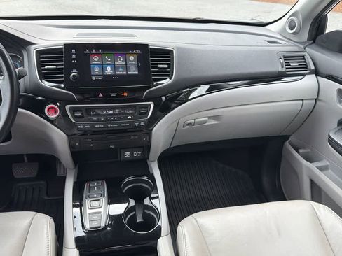 Used 2021 Honda Pilot Touring image 21