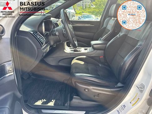 Used 2019 Jeep Grand Cherokee Trailhawk AWD/4WD image 30