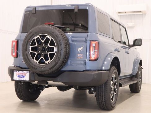 New 2025 Ford Bronco Outer Banks image 7