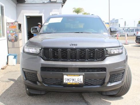 Used 2024 Jeep Grand Cherokee L Altitude AWD/4WD image 2