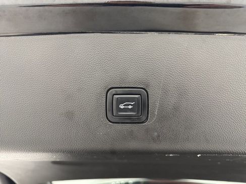 Used 2022 Chevrolet Traverse LT w/ LPO, 'HIT The Road' Package image 30