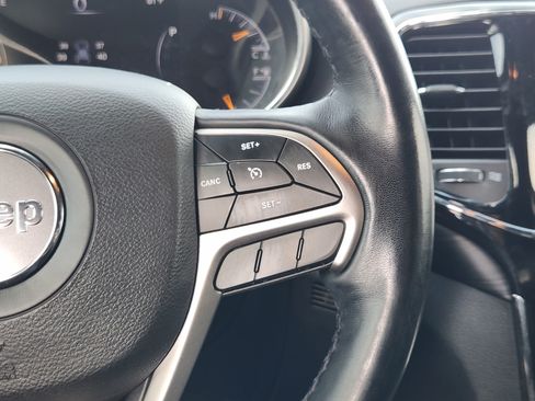Used 2020 Jeep Grand Cherokee Altitude RWD image 27