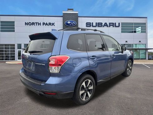 Used 2017 Subaru Forester 2.5i Limited image 3
