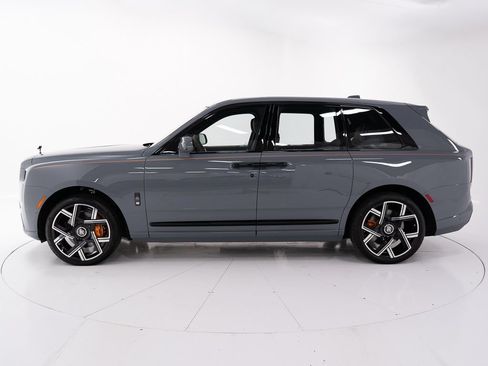 New 2027 Rolls-Royce Cullinan Black Badge AWD/4WD image 2