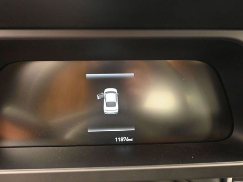 Certified 2025 Hyundai Elantra Sport image 28