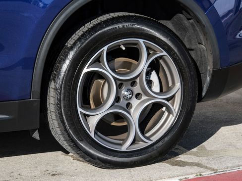 Used 2022 Alfa Romeo Stelvio Sprint image 53