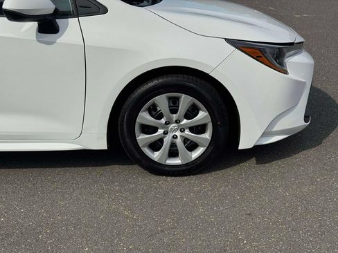 Used 2024 Toyota Corolla LE FWD image 9