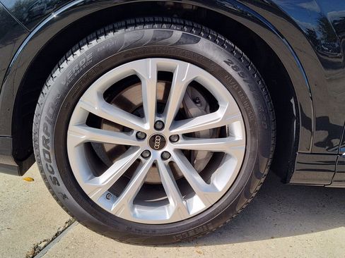 Certified 2025 Audi Q7 3.0T Prestige w/ Prestige Package image 18