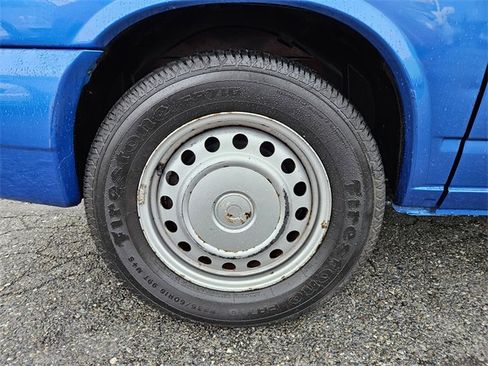 Used 2001 Volkswagen Eurovan MV image 8