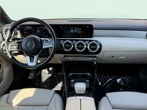 Used 2022 Mercedes-Benz CLA 250 image 24