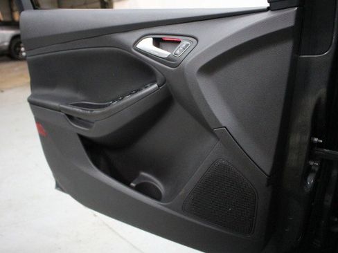 Used 2017 Ford Focus SEL image 20