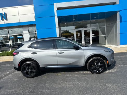 Used 2025 Buick Envision Sport Touring image 3