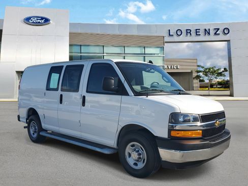 Used 2024 Chevrolet Express 2500 w/ Driver Convenience Package image 3