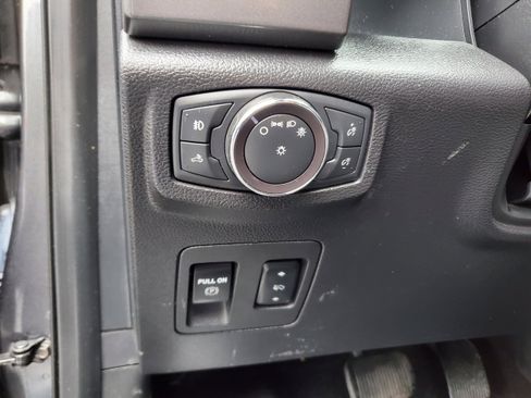 Used 2019 Ford F150 XLT w/ Equipment Group 302A Luxury image 9