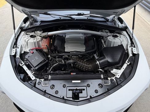 Used 2017 Chevrolet Camaro SS RWD image 13