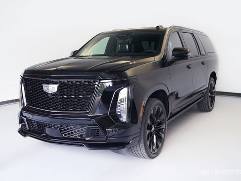 Used 2026 Cadillac Escalade ESV V AWD/4WD image 2