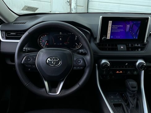 Used 2025 Toyota RAV4 XLE image 14