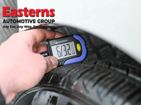 Used 2022 Toyota Prius LE image 25