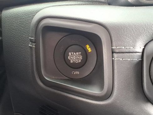 Used 2025 Jeep Wrangler Unlimited Sahara AWD/4WD image 28