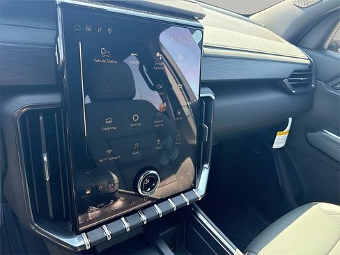 New 2025 GMC Acadia AT4 w/ LPO, Floor Liner Package image 18