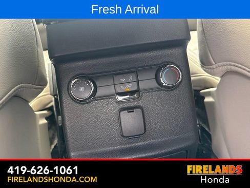 Used 2018 Ford Explorer XLT w/ Equipment Group 202A FWD image 31