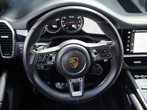 Used 2022 Porsche Cayenne Turbo image 29