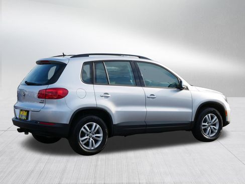 Used 2016 Volkswagen Tiguan S image 7