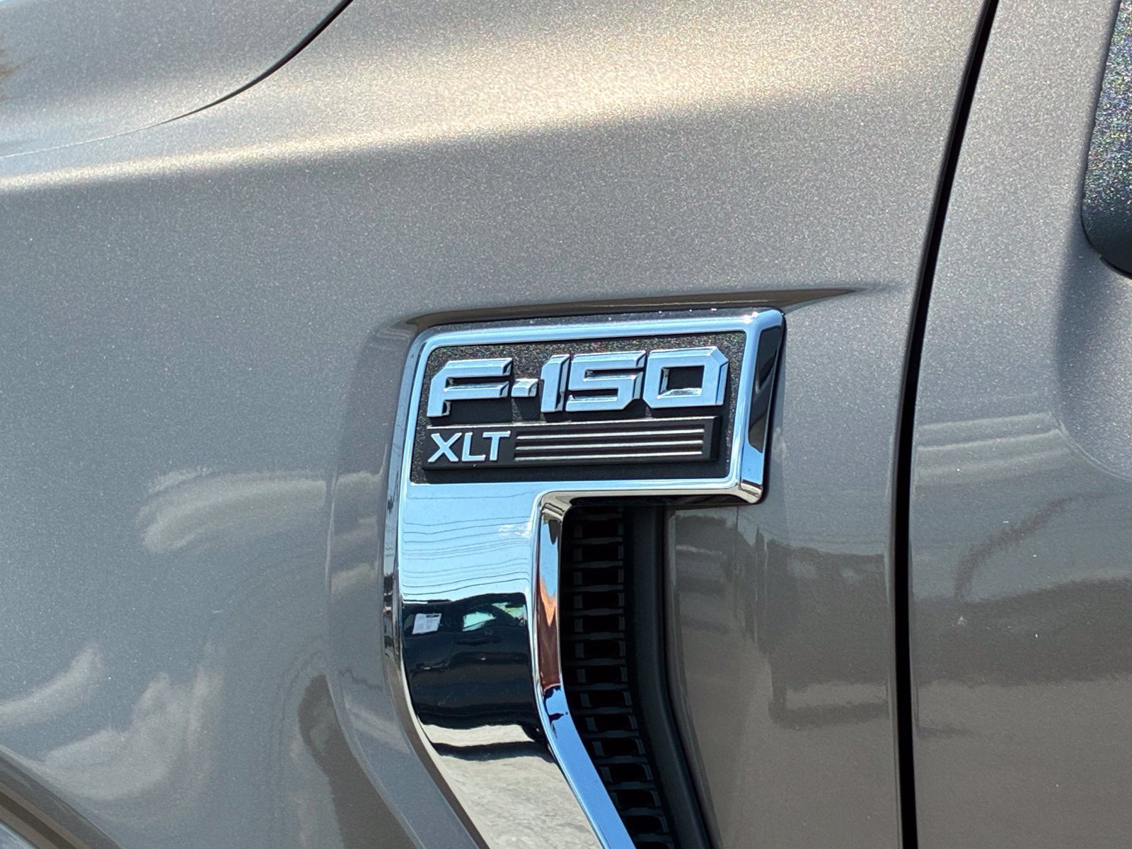 Used 2022 Ford F150 XLT w/ Equipment Group 301A Mid RWD image 13