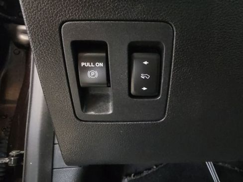 Used 2019 Ford F150 Lariat w/ Equipment Group 502A Luxury AWD/4WD image 21
