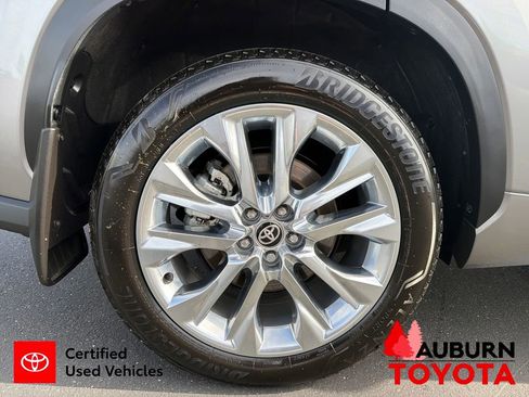 Certified 2026 Toyota Highlander Limited image 27