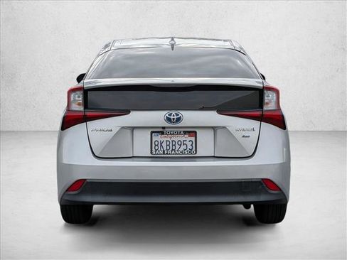 Used 2019 Toyota Prius L Eco image 4