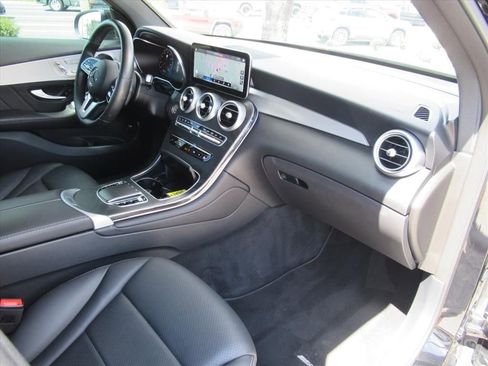 Used 2022 Mercedes-Benz GLC 300 4MATIC image 11