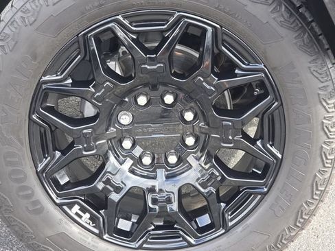 Used 2024 GMC Hummer EV 2X w/ LPO, Illumination Package AWD/4WD image 11