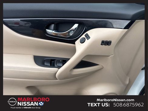 Certified 2018 Nissan Rogue SL w/ Premium Package image 20