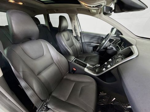 Used 2016 Volvo XC60 T6 image 25