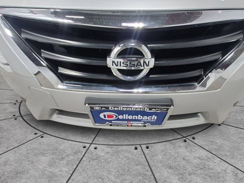 Used 2016 Nissan Versa S FWD image 20