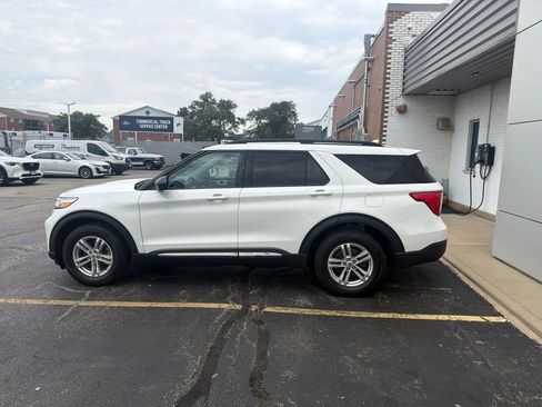 Certified 2023 Ford Explorer XLT w/ Equipment Group 202A AWD/4WD image 6
