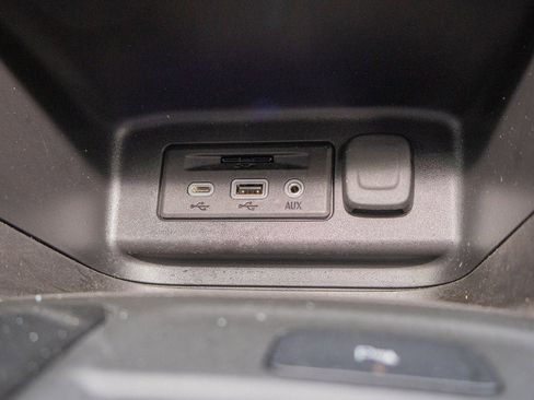 Certified 2022 Chevrolet Equinox RS w/ RS Leather Package image 25