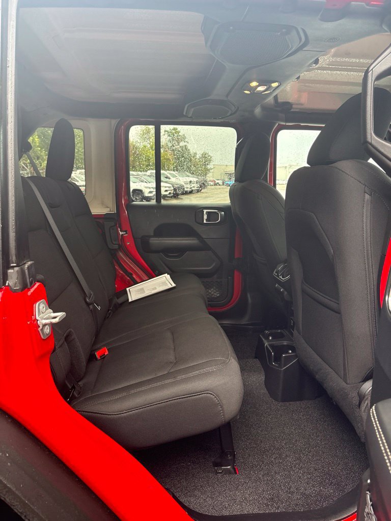 Used 2019 Jeep Wrangler Unlimited Sahara AWD/4WD image 20