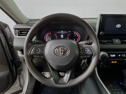 Used 2023 Toyota RAV4 LE image 18