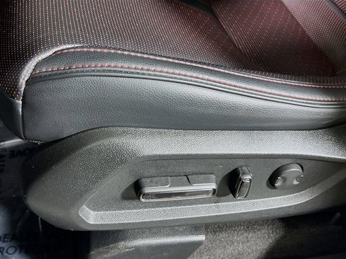 Used 2025 Honda Pilot Black Edition image 18